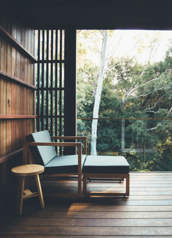 little cove beach house deck