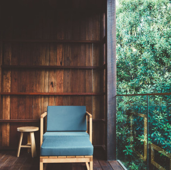 little cove beach house deck