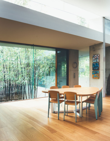 noosa beach house dining room